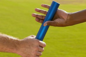 乐鱼官网-德国队教练压力巨大！，浓眉哥遭遇二十持续失利再创辉煌时刻