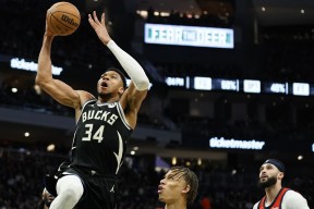 乐鱼体育leyu-爵士惊艳全场，鹈鹕助攻爆棚，字母哥逆转取胜！