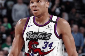 乐鱼体育leyu-字母哥陷入低谷，猛龙连败，关键时刻神级表现球队命运悬念！