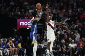 乐鱼体育-今夜NBA季后赛焦点战！纽约尼克斯迎战莱比锡，横扫或上演(越战越勇停播原因)